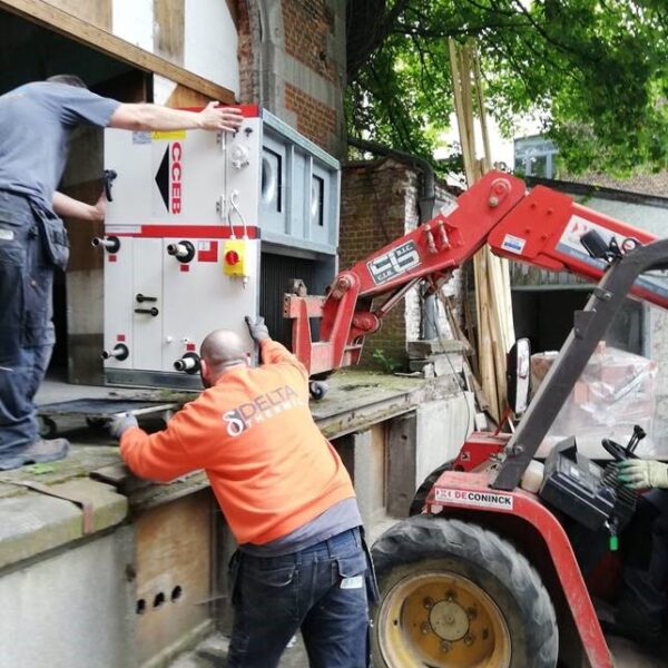 Photo Sandrine 1 ©Zinneke asbl - Récupération d'un groupe de froid