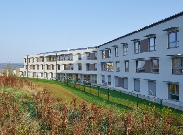 d'une capacité de 120 lits et 10 appart services