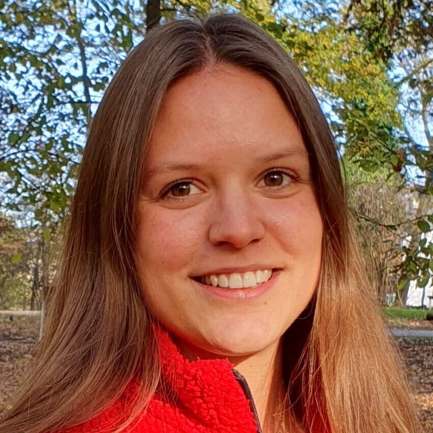 Eloise – recadré 2 Eloïse Cravau - Ingénieur de projets