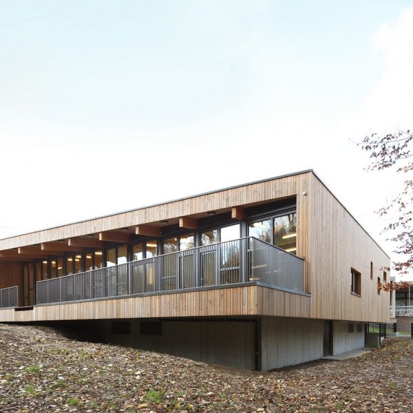 © Filip Dujardin – B2Ai Human Centered Architecture – Crèche Nivelles Intégration du bâtiment dans son environnement