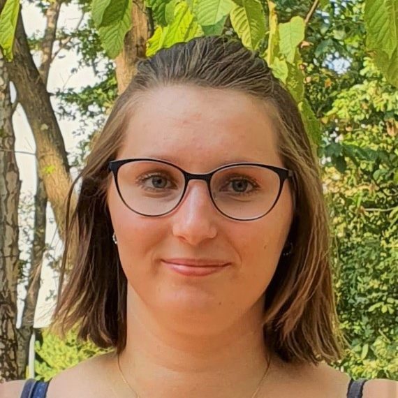 Adèle 1 – recadré nv Adèle Kint