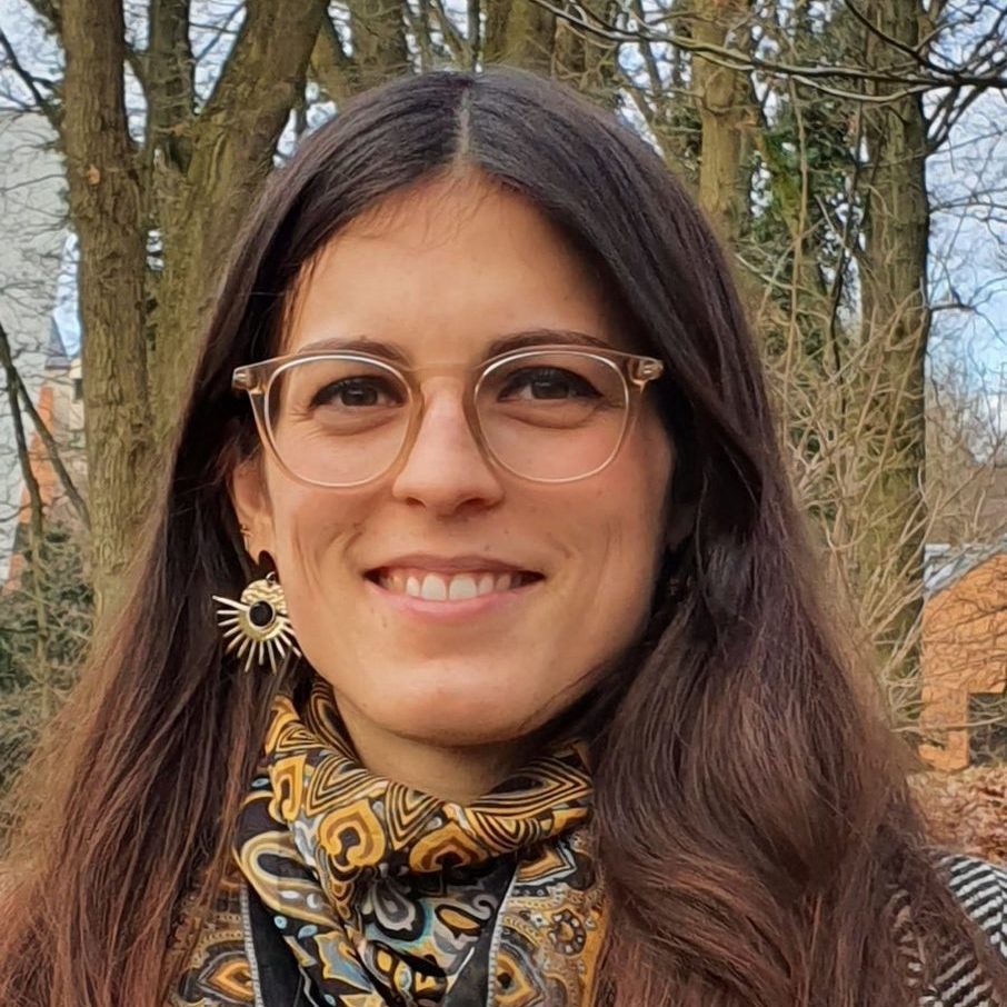 Aurélie – recadré Aurélie Deschuyteneer - Ingénieur de projets